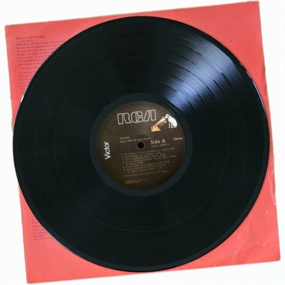 HALL & OATES•Voices•RCA Victor (#AQL1-3646)•Indianapolis Pressing - Picture 2 of 14